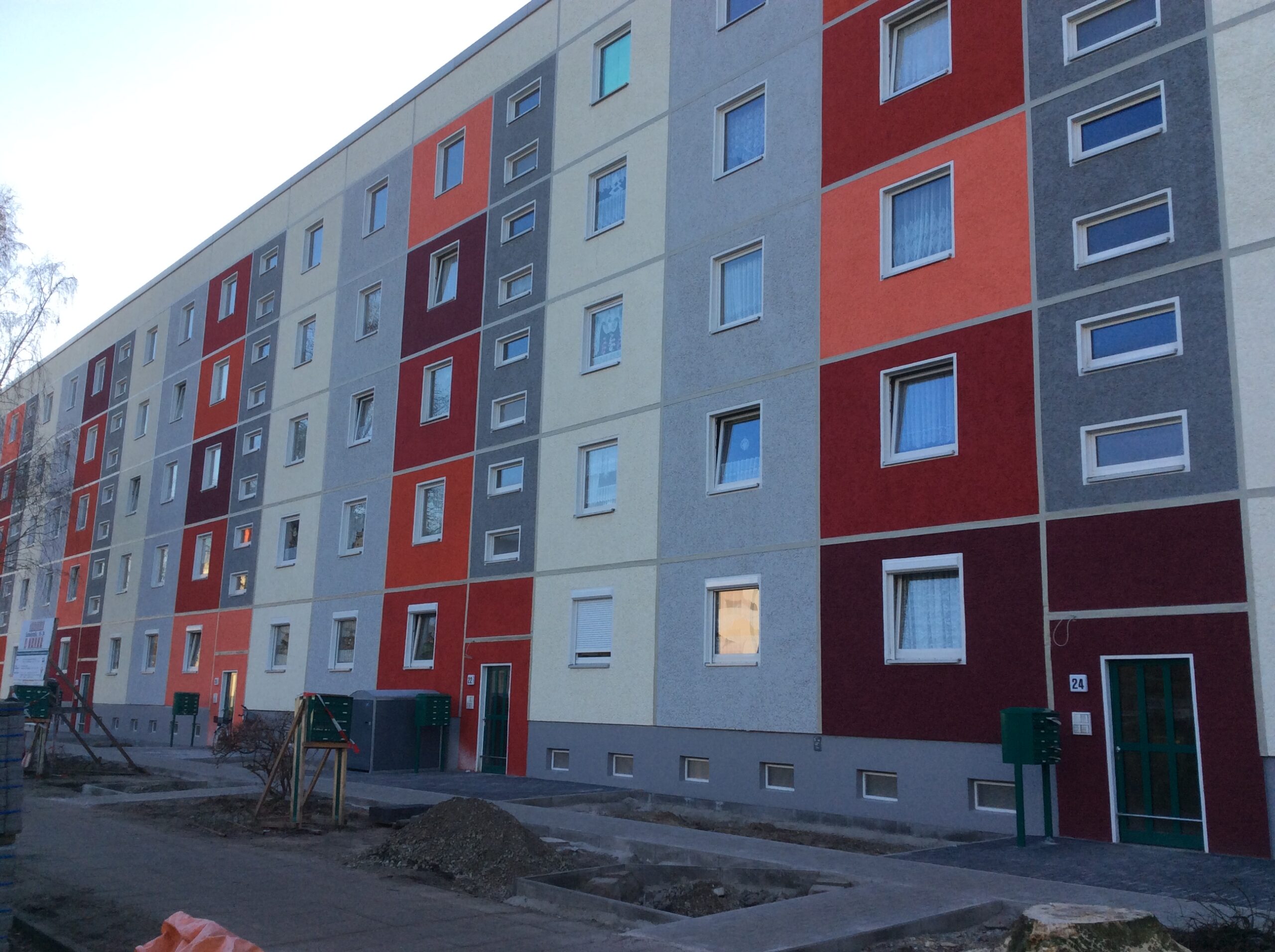 Ansicht Wohnblock nach Fassadenfugensanierung